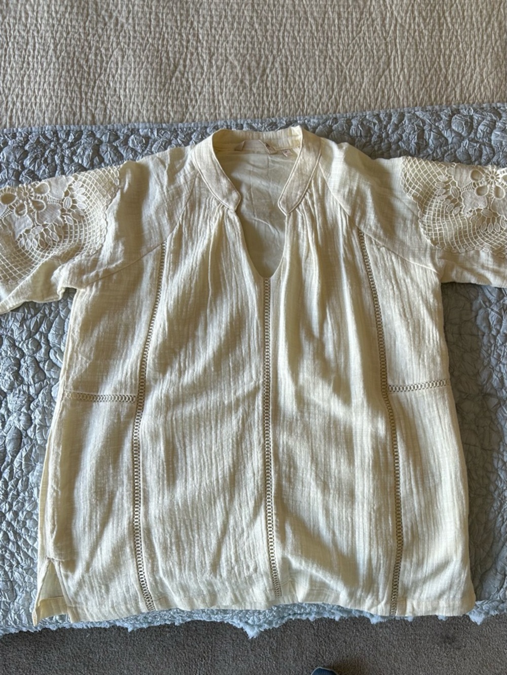 Soft Surroundings Cream Lace Sleeve Tunic Top